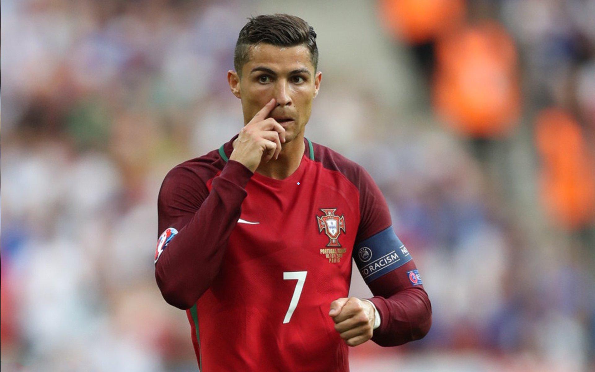 岁月交锋，当37岁的本泽马与40岁的传奇展开绿茵终极对话