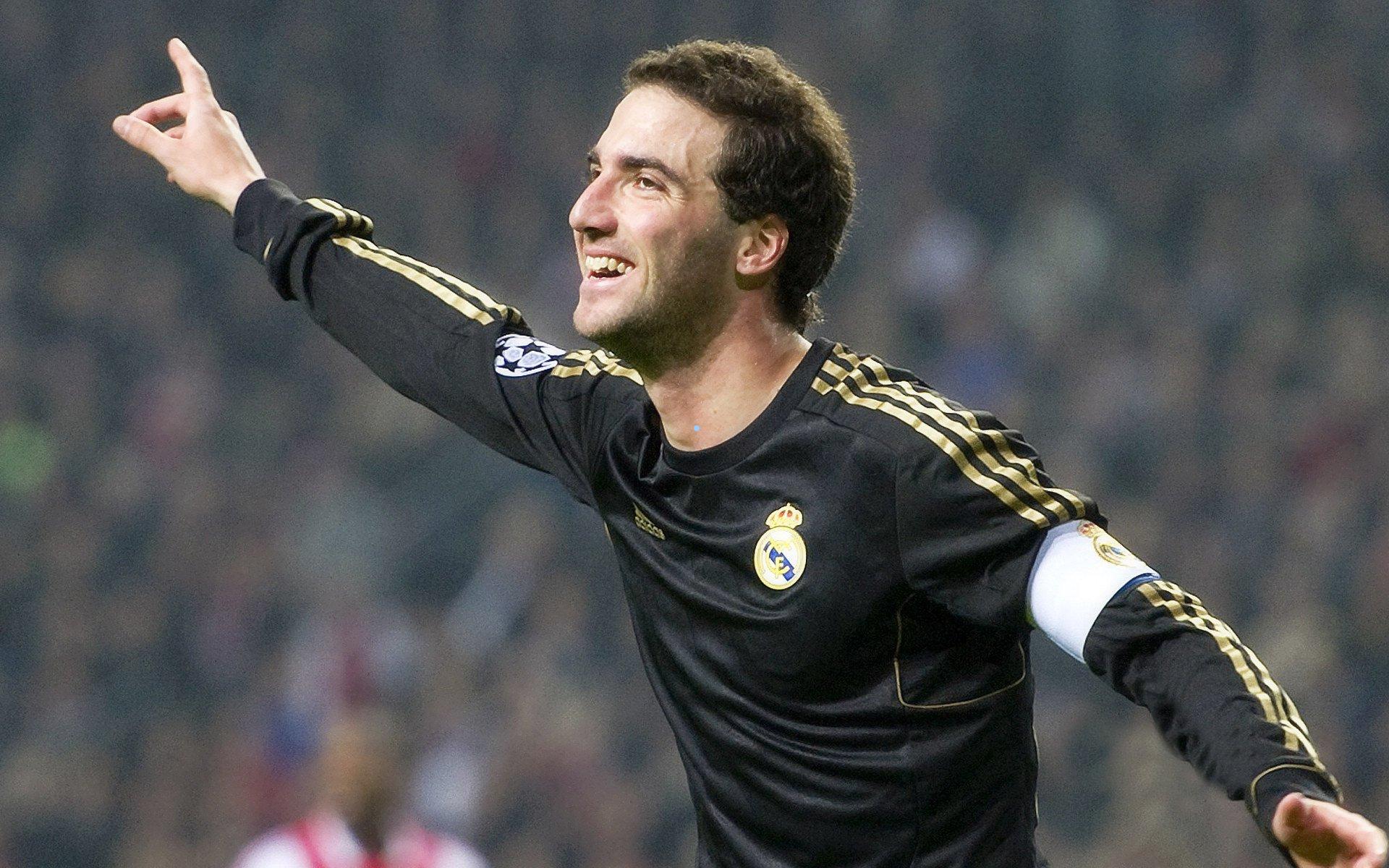 布鲁诺·费尔南德斯坚定留队承诺，BBC权威报道揭示冬窗无离队计划，葡萄牙核心重申对曼联忠诚